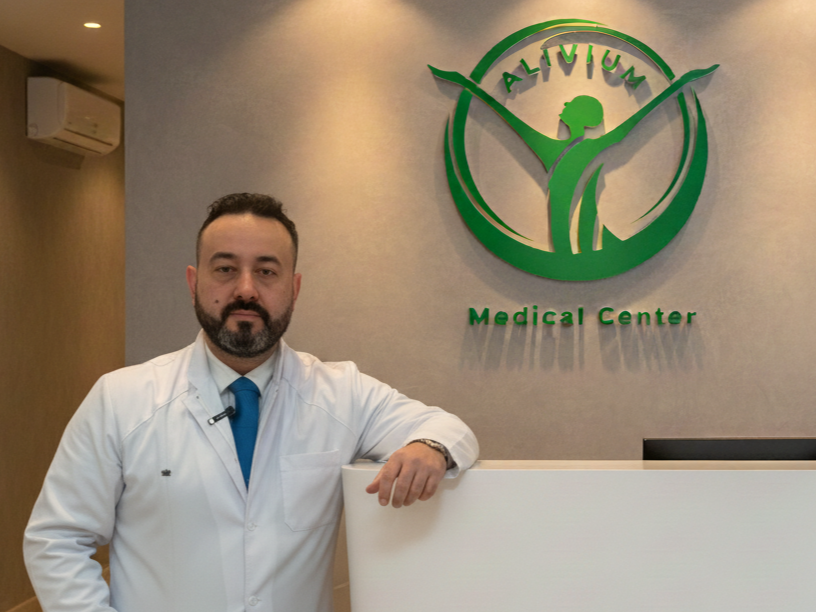 Dr. Paul Cuéllar